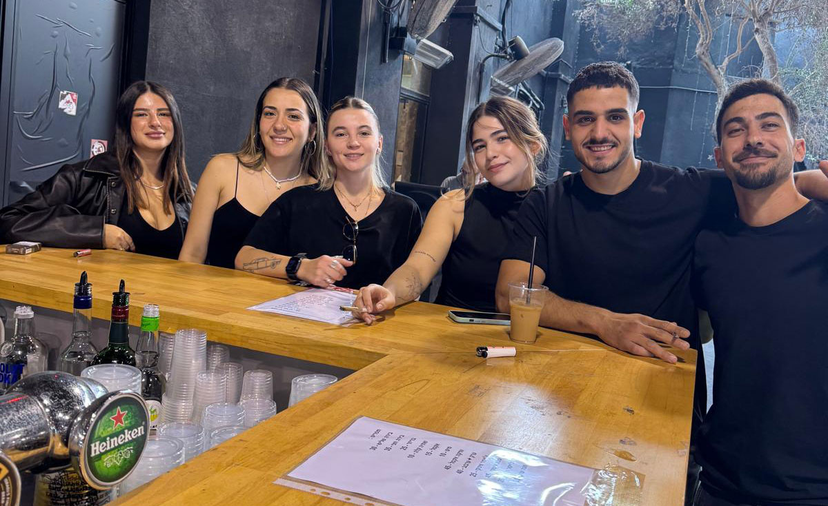 דיילים ועובדי קבלה